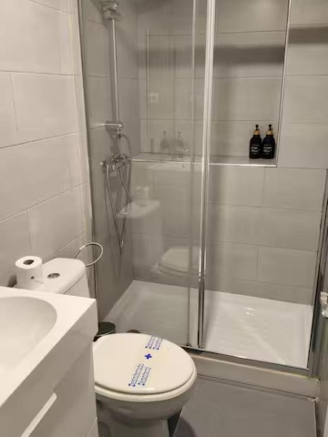 Centro Bernabeu Wizink Feria Aeropuerto Apartment Мадрид Екстериор снимка